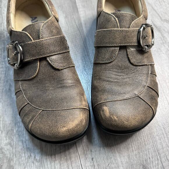 Alegria Womens Khloe Clogs Shoes Brown Leather Distressed Size 37 US 6.5 - Picture 6 of 8